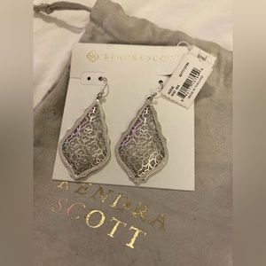 COPY - Kendra Scott Addie Silver Drop Earrings in Silver Filigree NWT